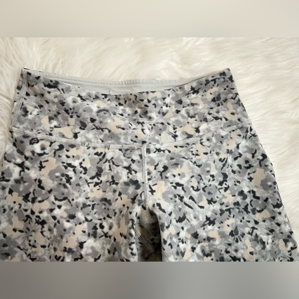 Lululemon cropped leggings - Picture 7 of 13